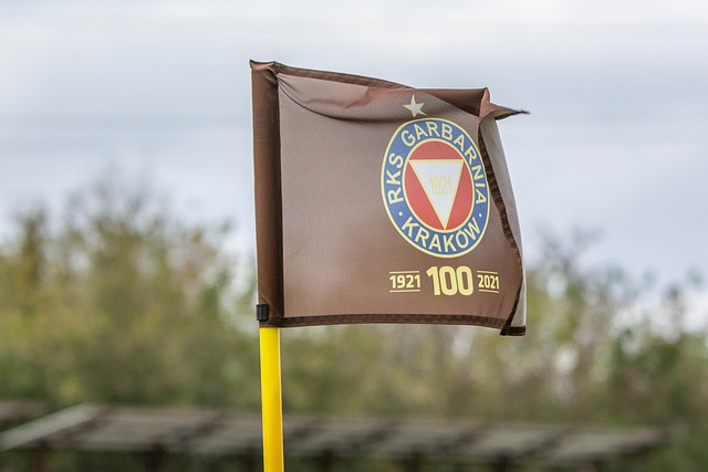 跟队：邓弗里斯很可能缺席米兰德比，奥古斯托做好顶替准备