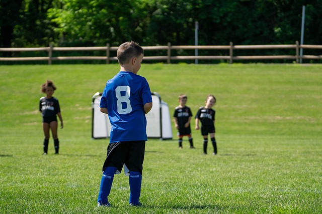 佩工：皮球先打在球员身上再弹到手上，裁判硬造了一个点球